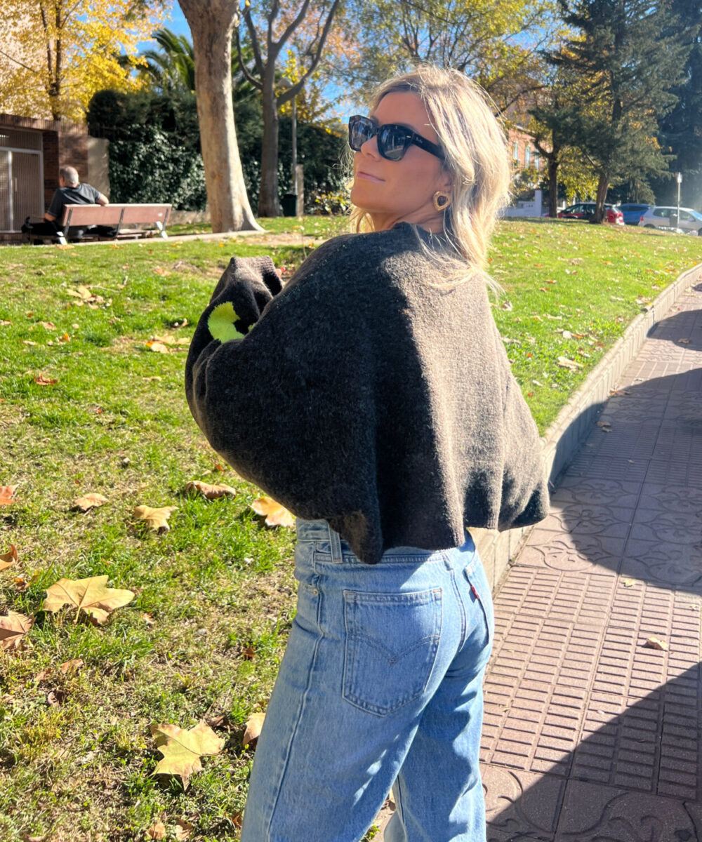 Alternative view of Jersey Ona