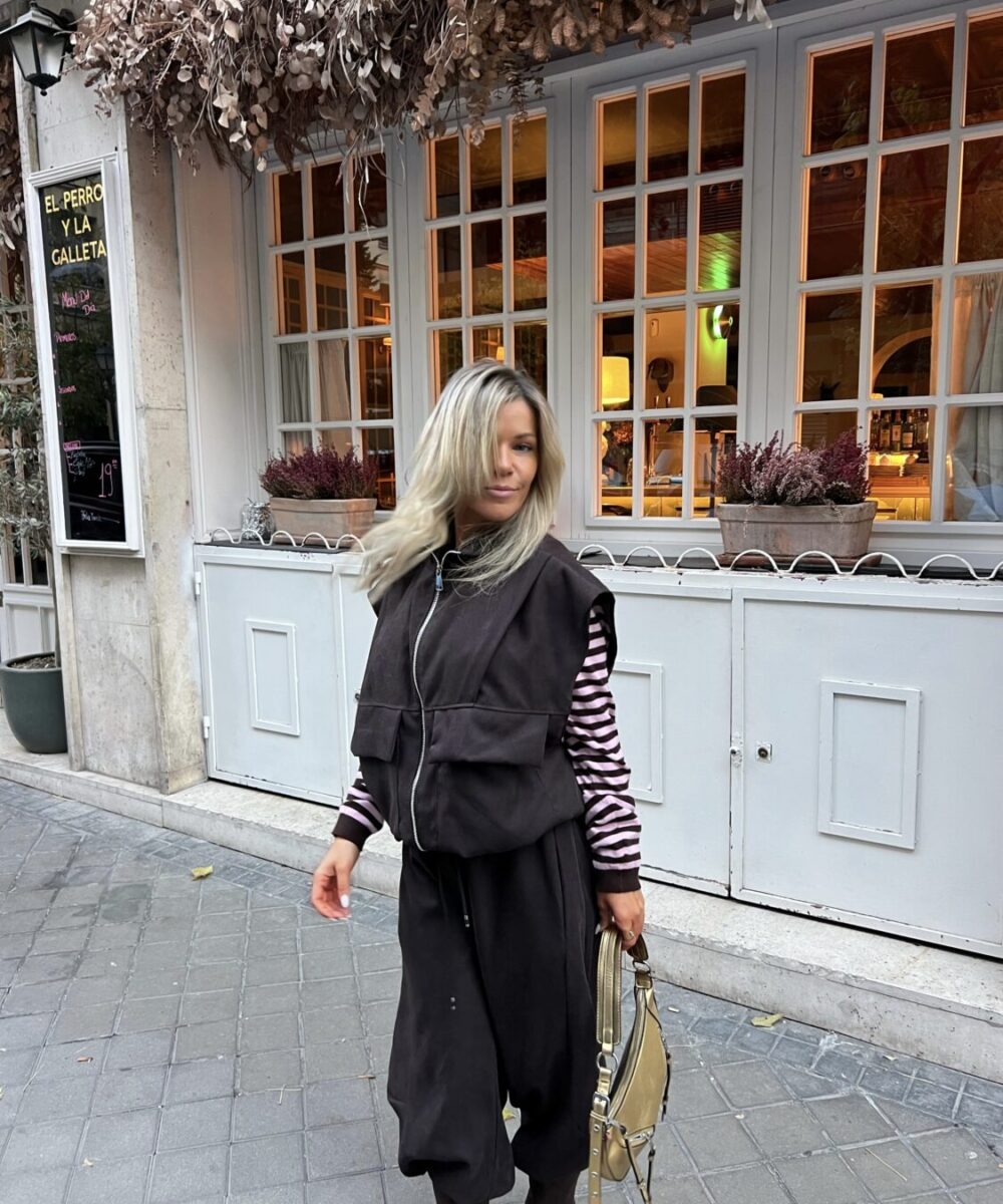 Alternative view of Set Brown Velvet