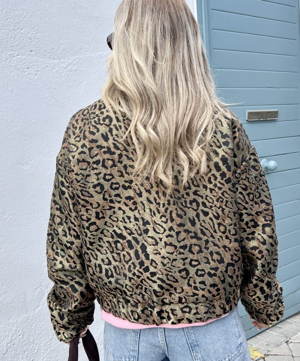 Alternative view of Chaqueta Kruger