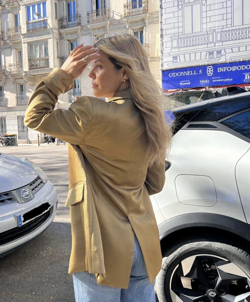 Alternative view of Blazer Muse