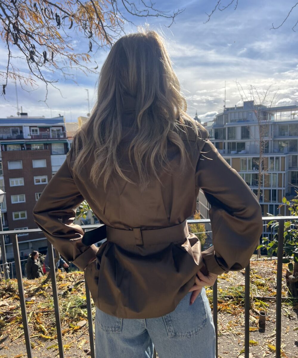 Alternative view of Chaqueta París